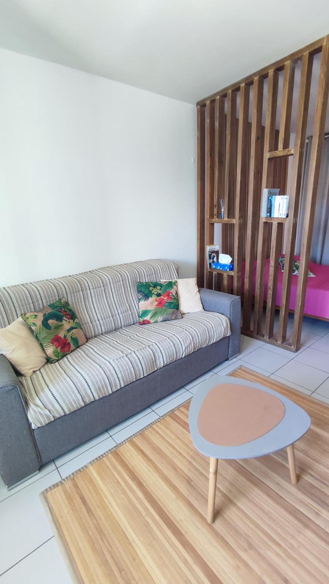 Ferienwohnung Les Franciseas Saint-Gilles-les-Bains Exterior foto