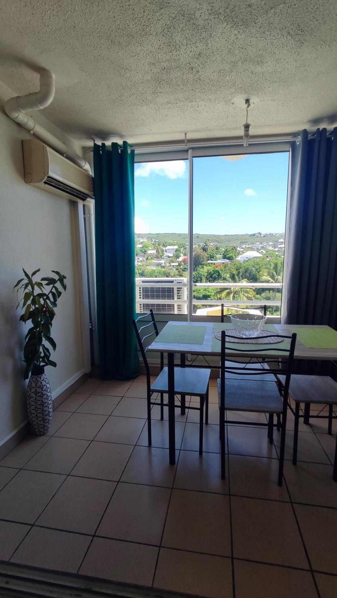 Ferienwohnung Les Franciseas Saint-Gilles-les-Bains Exterior foto
